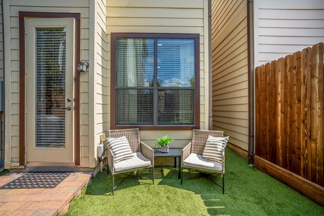 5540 Nolda Street, Houston, TX 77007