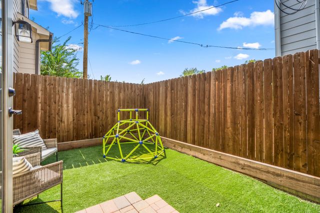 5540 Nolda Street, Houston, TX 77007