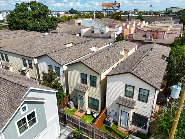 5540 Nolda Street, Houston, TX 77007