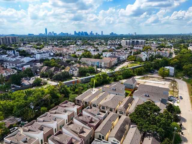 5540 Nolda Street, Houston, TX 77007