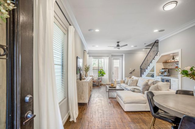 5540 Nolda Street, Houston, TX 77007