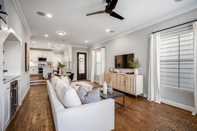 5540 Nolda Street, Houston, TX 77007