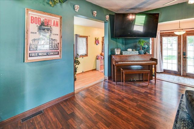 742 Hubbell Street, Marshall, WI 53559