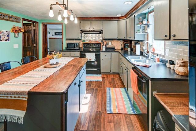 742 Hubbell Street, Marshall, WI 53559