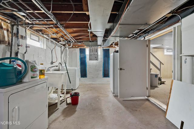 2360 Cheltenham Road, Toledo, OH 43606