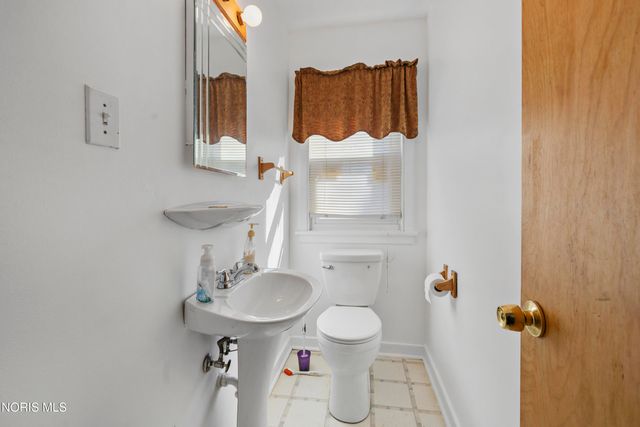 2360 Cheltenham Road, Toledo, OH 43606