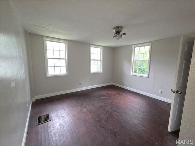 134 N Douglas Avenue, Belleville, IL 62220