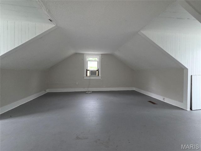 134 N Douglas Avenue, Belleville, IL 62220