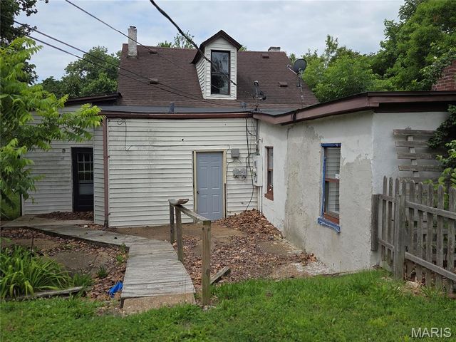 134 N Douglas Avenue, Belleville, IL 62220