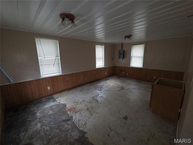 134 N Douglas Avenue, Belleville, IL 62220