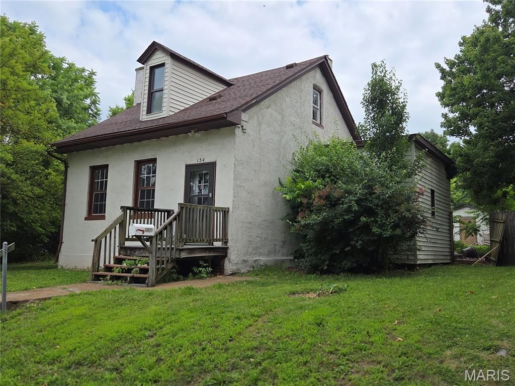 134 N Douglas Avenue, Belleville, IL 62220