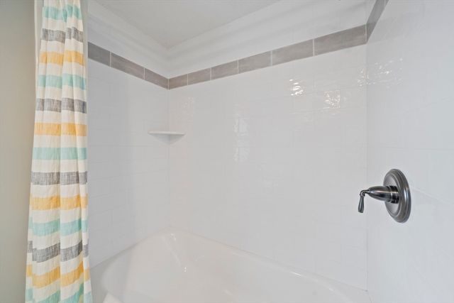 54 Elmlawn Rd, Braintree, MA 02184