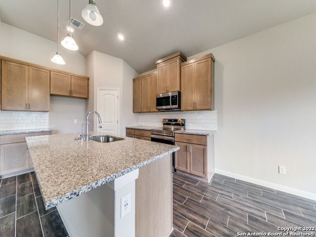 205 STAG WAY, Schertz, TX 78108