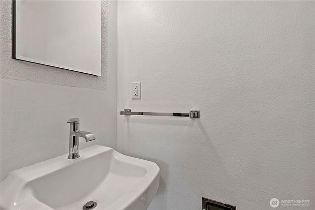9015 E D Street, Tacoma, WA 98445