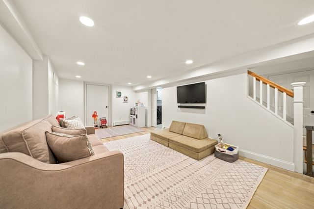 6 Morse Rd, Wayland, MA 01778