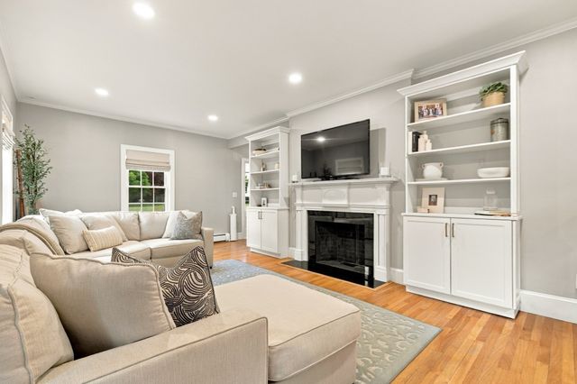 6 Morse Rd, Wayland, MA 01778