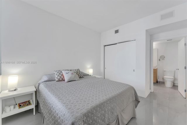16385 Biscayne Boulevard 1819, North Miami Beach, FL 33160