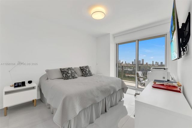 16385 Biscayne Boulevard 1819, North Miami Beach, FL 33160