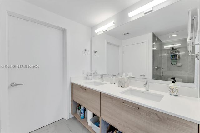 16385 Biscayne Boulevard 1819, North Miami Beach, FL 33160
