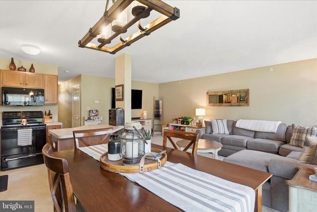 235 CEDAR RUN DR, York, PA 17404