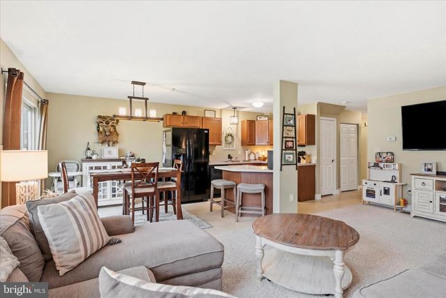 235 CEDAR RUN DR, York, PA 17404