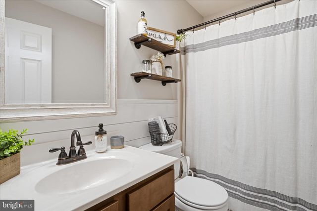 235 CEDAR RUN DR, York, PA 17404