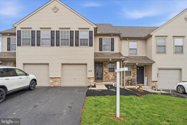 235 CEDAR RUN DR, York, PA 17404