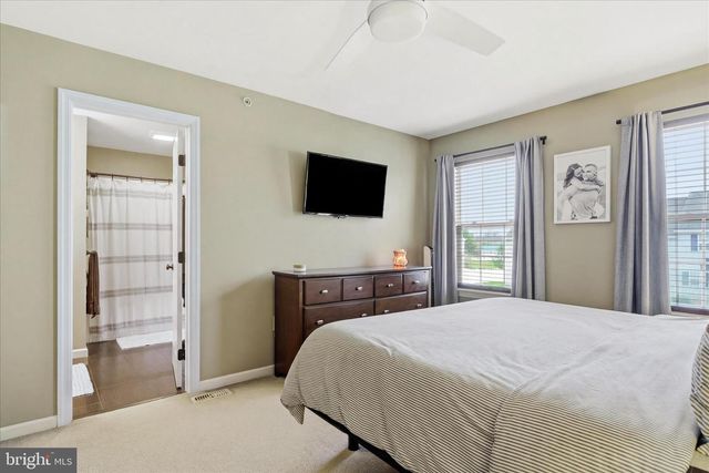 235 CEDAR RUN DR, York, PA 17404