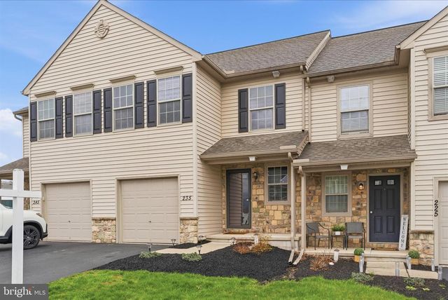 235 CEDAR RUN DR, York, PA 17404