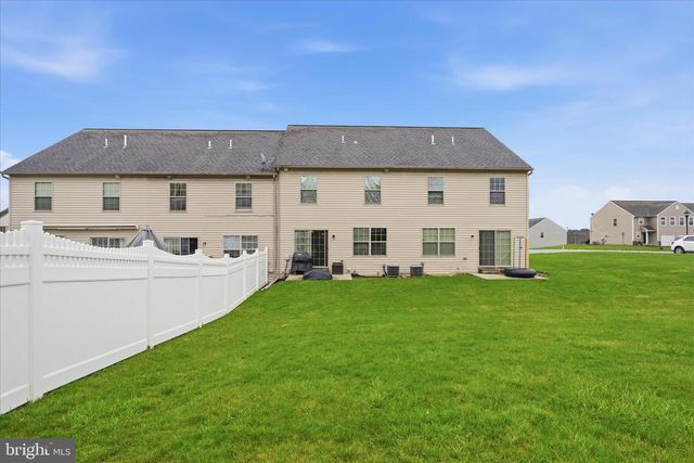 235 CEDAR RUN DR, York, PA 17404