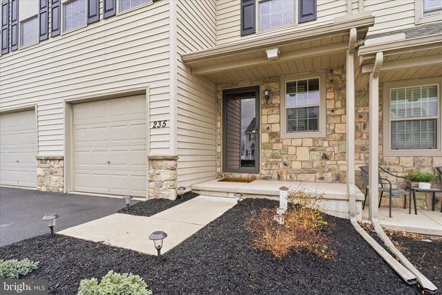 235 CEDAR RUN DR, York, PA 17404