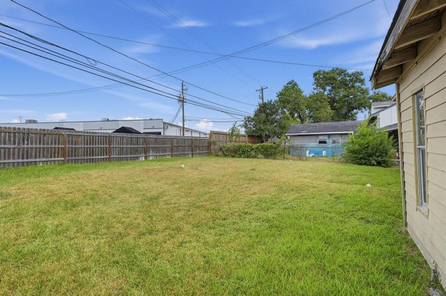 3815 Zephyr Street, Houston, TX 77021
