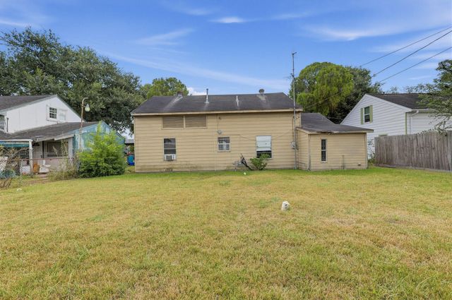 3815 Zephyr Street, Houston, TX 77021