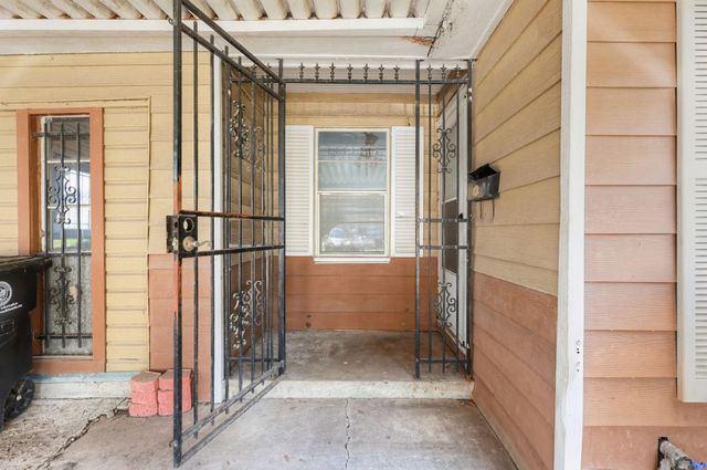 3815 Zephyr Street, Houston, TX 77021