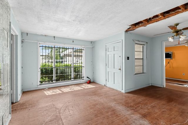 3815 Zephyr Street, Houston, TX 77021