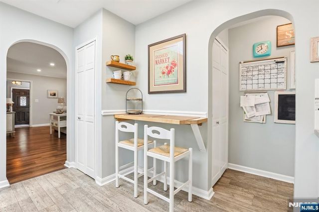 6 Garden Court, Ho-ho-kus, NJ 07423