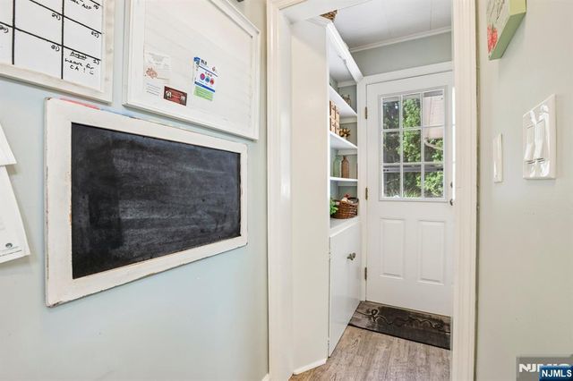 6 Garden Court, Ho-ho-kus, NJ 07423