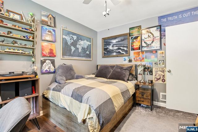 6 Garden Court, Ho-ho-kus, NJ 07423