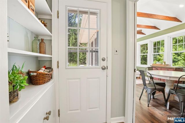 6 Garden Court, Ho-ho-kus, NJ 07423