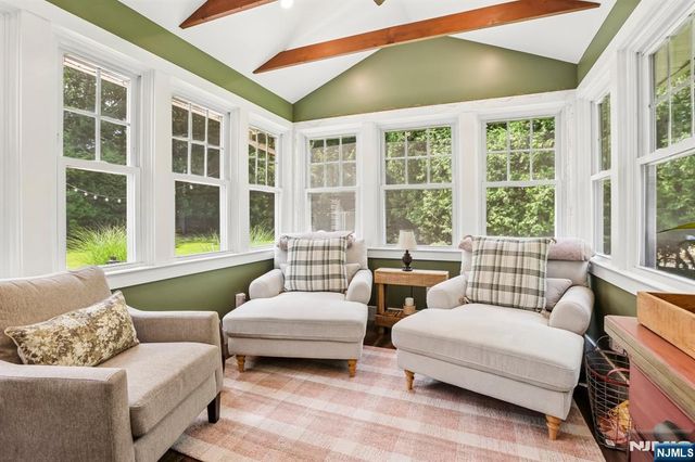 6 Garden Court, Ho-ho-kus, NJ 07423