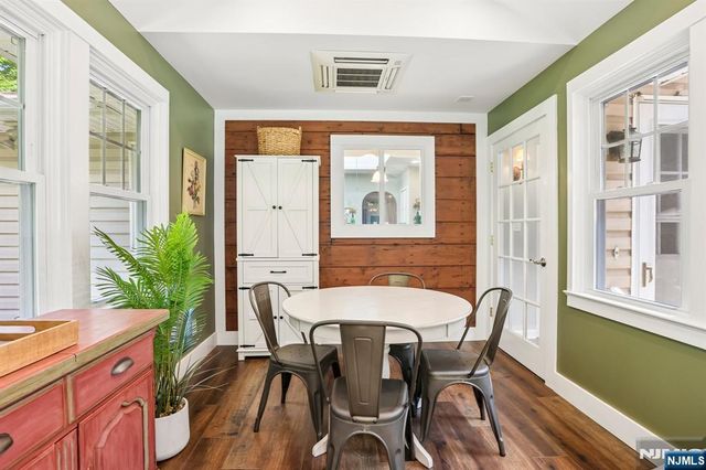 6 Garden Court, Ho-ho-kus, NJ 07423
