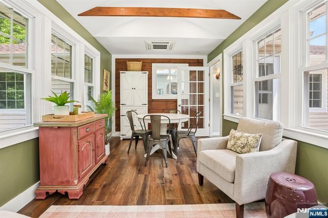 6 Garden Court, Ho-ho-kus, NJ 07423