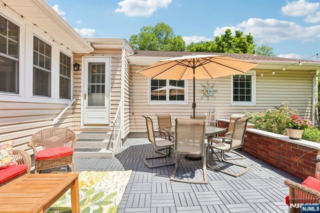 6 Garden Court, Ho-ho-kus, NJ 07423