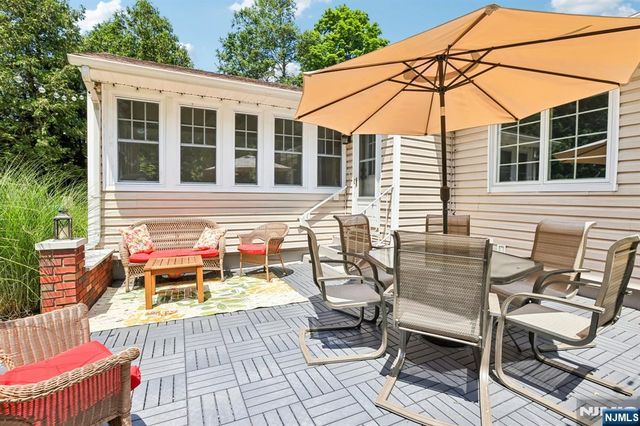 6 Garden Court, Ho-ho-kus, NJ 07423