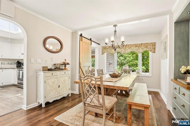 6 Garden Court, Ho-ho-kus, NJ 07423