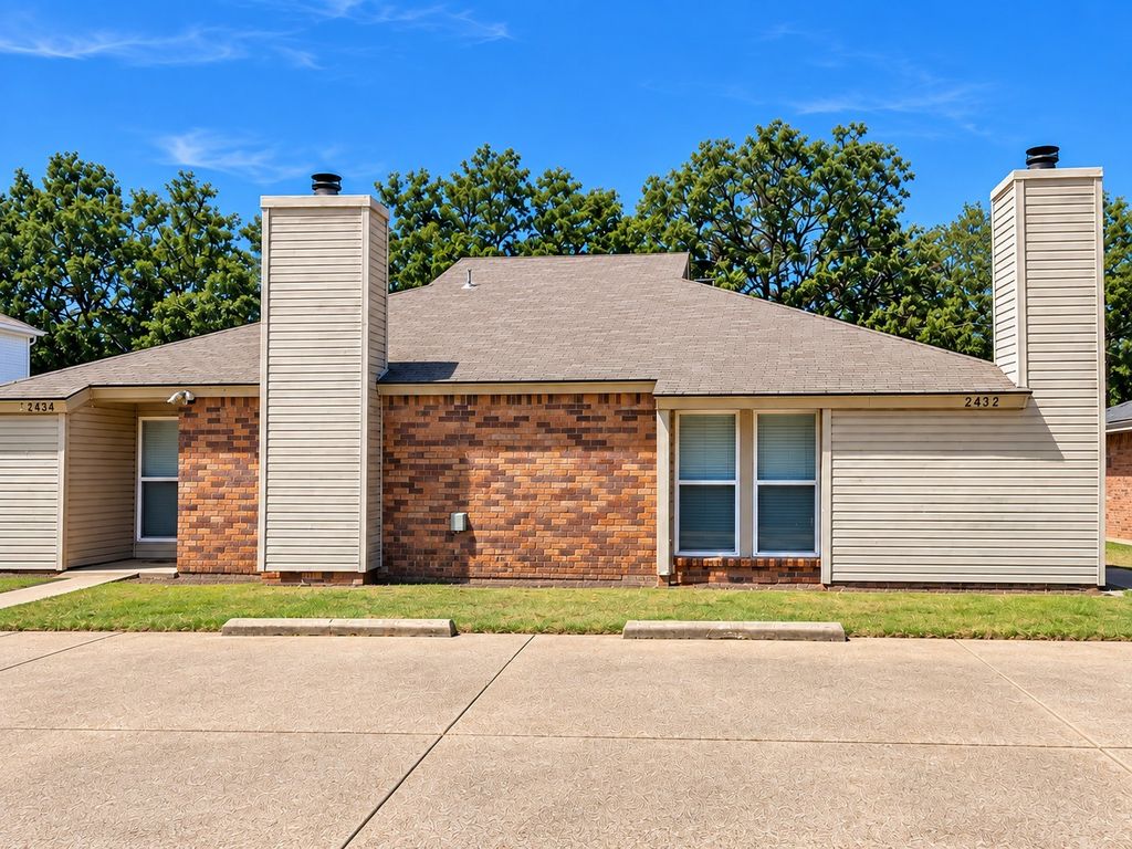 2432 Windy Pine Lane, Arlington, TX 76015 — exterior