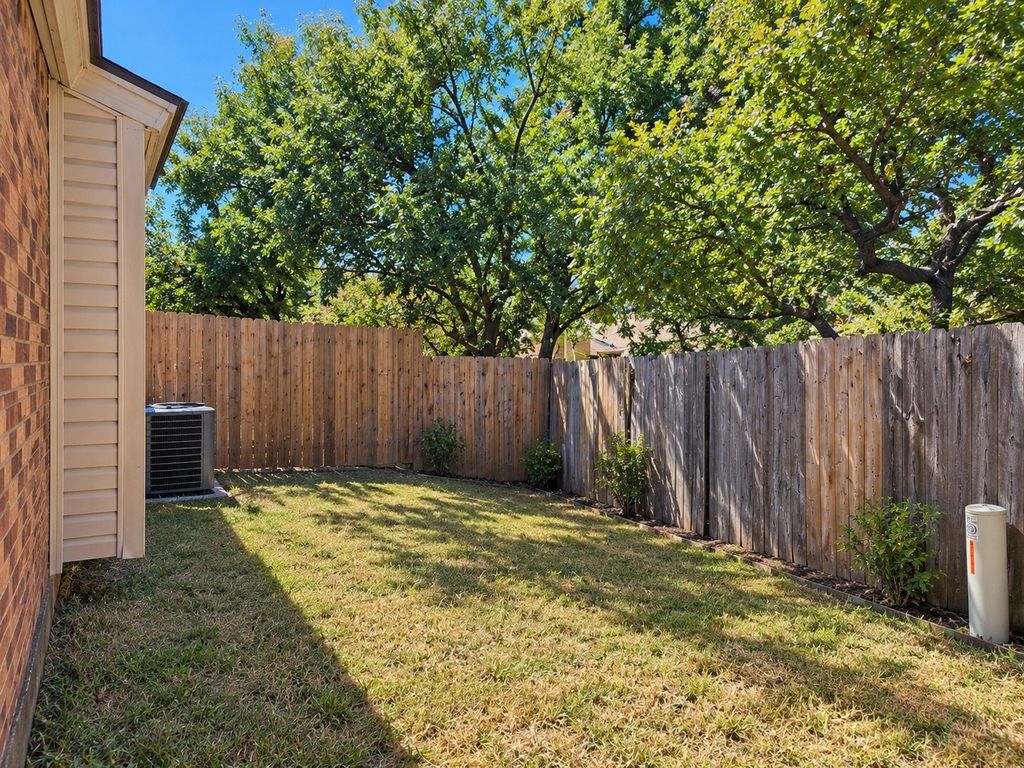 2432 Windy Pine Lane, Arlington, TX 76015 — photo 2