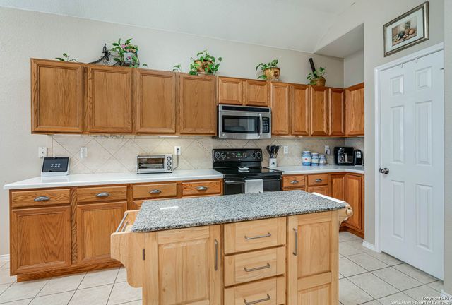 1642 SUNBLOSSOM CIR, New Braunfels, TX 78130