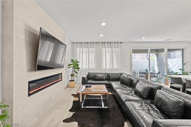 9935 Joshua Foothills Street, Las Vegas, NV 89178