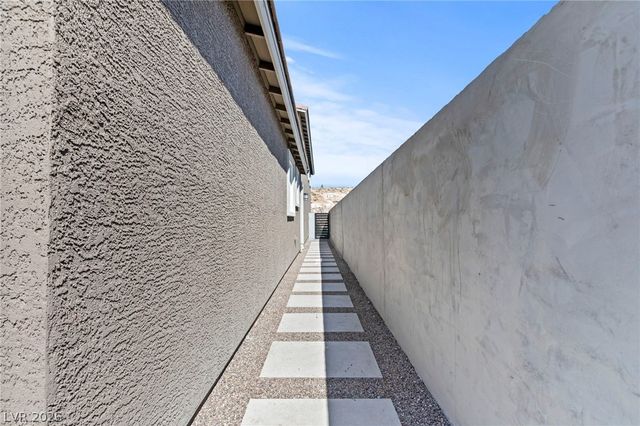 9935 Joshua Foothills Street, Las Vegas, NV 89178